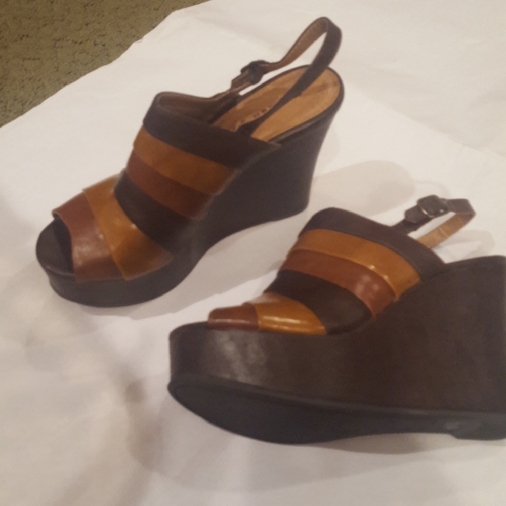 NWOT MULTI BROWN WEDGES
